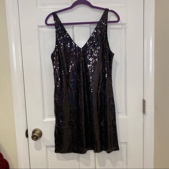Line & Dot Thea Sequin Mini Dress in Black, Deep V-neck, NWT, Hidden Side Zipper - Picture 9 of 15